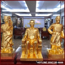 Tượng Đại tướng Võ Nguyên Giáp ngồi ghế bằng đồng đỏ dát vàng