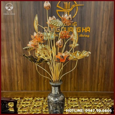 Bó hoa sen thờ bằng đồng linh thiêng