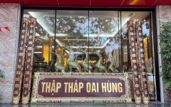 Hoàn thiện và bàn giao đại tự dài 2.5m đồng vàng giả cổ cho khách tại Lai Châu
