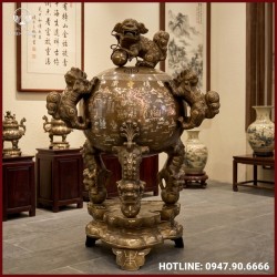 Đỉnh đồng thất lân vờn cầu khảm tam khí