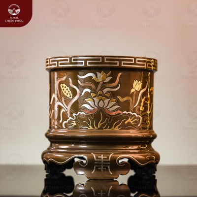 Bát hương bàn thờ chạm hoa sen bằng đồng mạ tam khí đường kính 15,5cm
