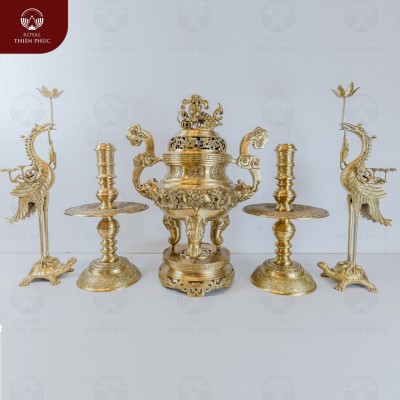 Bộ đỉnh đồng ngũ sự màu vàng mộc chạm rồng chữ Hán cao 60cm 