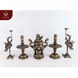 Bộ ngũ sự bằng đồng hai lai đỉnh sòi nổi thờ gia tiên