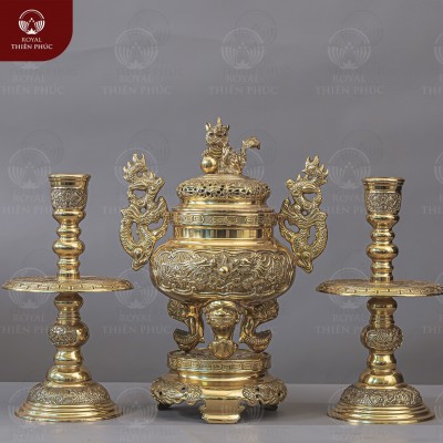 Bộ thờ tam sự đỉnh nến chạm Tứ linh bằng đồng đúc máy 