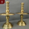 Cặp chân nến thờ gia tiên bằng đồng vàng mộc trơn