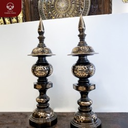 Cặp đèn thờ bằng đồng đỏ cạo màu bầu tròn cao 98cm 