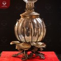 Đèn dầu bầu thủy tinh chân lá đồng vàng thờ gia tiên