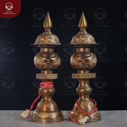 Đèn thờ đẹp chạm họa tiết hoa sen bằng đồng khảm tam khí 