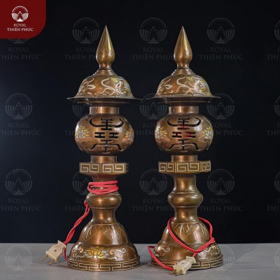 Đèn thờ đẹp chạm họa tiết hoa sen bằng đồng khảm tam khí 