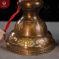 Đèn thờ đẹp chạm họa tiết hoa sen bằng đồng khảm tam khí 