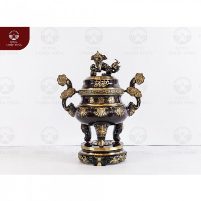 Đỉnh đồng đẹp hai lai chạm sòi nổi bày bàn thờ gia tiên 