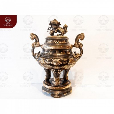 Đỉnh thờ bằng đồng đỏ cạo màu chạm năm chữ Hán