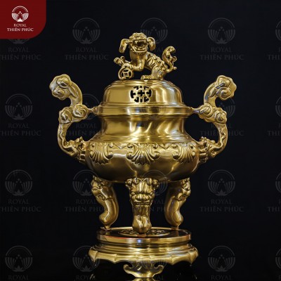 Đỉnh thờ bằng đồng vàng mộc chạm sòi nổi cao 50cm 