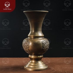 Lọ hoa để bàn thờ chạm Cúc Mai bằng đồng vàng hun cao 30cm