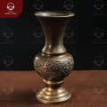 Lọ hoa để bàn thờ chạm Cúc Mai bằng đồng vàng hun cao 30cm