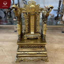 Ngai thờ bài vị Cửu Huyền Thất Tổ bằng đồng vàng sơn màu giả cổ