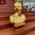 Tượng Bác Hồ bằng đồng dát vàng - tượng bán thân trưng bày hội trường