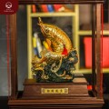 Tượng cá chép ngậm tiền xu bằng đồng vàng khung đế gỗ
