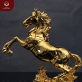 Tượng con ngựa hí trên đồng cỏ bằng đồng mạ vàng 28x28x2.4cm