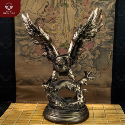 Tượng đại bàng tung cánh bằng đồng mộc để bàn 