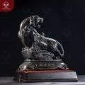 Tượng hổ gầm bằng đồng vàng hun giả cổ 24x27cm để bàn