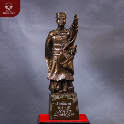 Tượng Lý Thường Kiệt đứng chỉ huy đồng đỏ làm màu khảm bạc cao 54cm