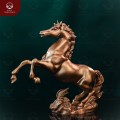 Tượng ngựa phong thủy phi nước đại bằng đồng đỏ làm màu cao 40cm