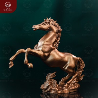 Tượng ngựa phong thủy phi nước đại bằng đồng đỏ làm màu cao 40cm