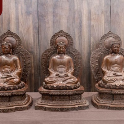 Tượng Tam Thế Phật ngự đài sen đồng vàng hun 53,5cm x 35cm x 27cm