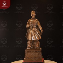 Tượng Trần Hưng Đạo để bàn bằng đồng đỏ cạo màu tinh xảo
