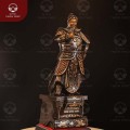 Tượng Trần Quốc Tuấn mặc chiến bào bằng đồng đỏ khảm tam khí thường