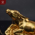Tượng trâu nằm bằng đồng vàng catut thếp vàng 9999