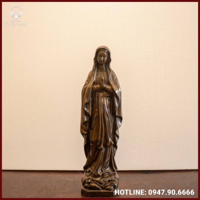 Tượng đồng Đức Mẹ chắp tay linh thiêng