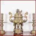 Bộ tam sự nến chạm hoa sòi bằng đồng vàng cổ kính