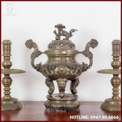 Tam sự nến đỉnh đồng vàng làm màu cổ kính