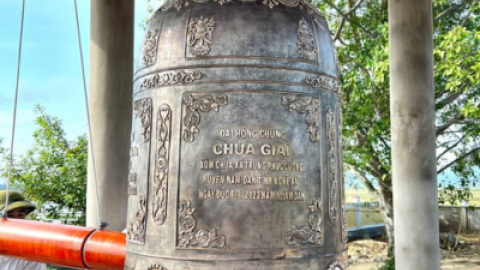 Bàn giao và lắp đặt Đại Hồng Chung 500kg tại chùa Giai (chùa Quỳnh Hoa) - xóm Vụng Chùa - xã Trung Phúc Cường - Nam Đàn - Nghệ An