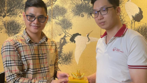 Bàn giao Thiên Phúc ấn rồng cho khách hàng