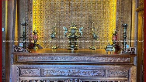 Bàn giao bộ đồ thờ bằng đồng hai công nghệ cho khách hàng tại Phú Thọ