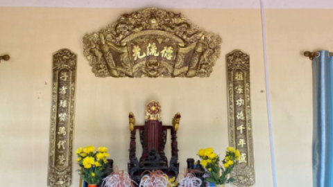 Bàn giao và lắp đặt bộ cuốn thư câu đối giả cổ cao 1m55 cho khách hàng tại Phú Thọ