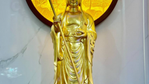 Hoàn thiện dịch vụ dát vàng ngài Địa Tạng cho khách hàng tại Đà Nẵng