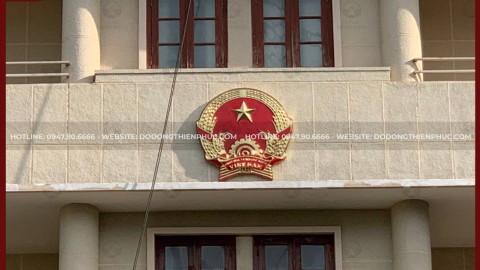 Bàn giao và lắp đặt quốc huy 1m4 tại văn phòng chính phủ thành phố Hồ Chí Minh