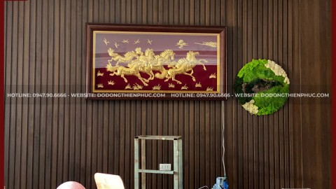 Lắp đặt tranh Mã Đáo dát vàng 1m5x80 cho Khách ở Phú Thọ