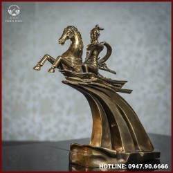 Tượng Thánh Gióng đồng vàng hun cao 35cm
