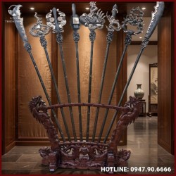 Bộ bát bửu bằng đồng đỏ giá đỡ gỗ gụ cao 2m2