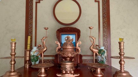 Hoàn Thành Bàn Giao Bộ Đồ Thờ Đồng Đỏ Cao Cấp Cho Khách Hàng Tại Sài Gòn