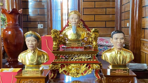 Đồ đồng Thiên Phúc bàn giao tượng truyền thần dát vàng tại Nghệ An