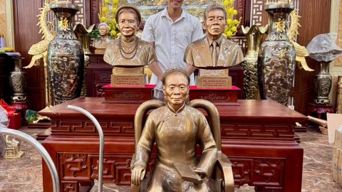 Đồ đồng Thiên Phúc hoàn thiện 2 pho tượng chân dung bán thân cho khách Phủ Lý, Hà Nam