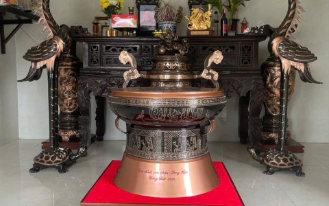 Đồ đồng Thiên Phúc bàn giao đỉnh tai mây, lọ lục bình, hạc đồng và trống đồng tại Thanh Hóa