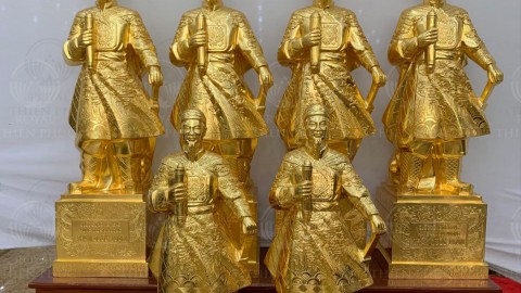 Xuất hàng 4 pho Trần Quốc Tuấn 90cm dát vàng tới khách hàng