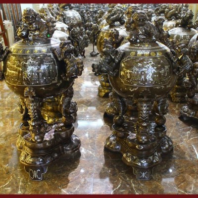 Đỉnh cầu thất lân vờn cầu đồng đỏ khảm tam khí chữ Việt 